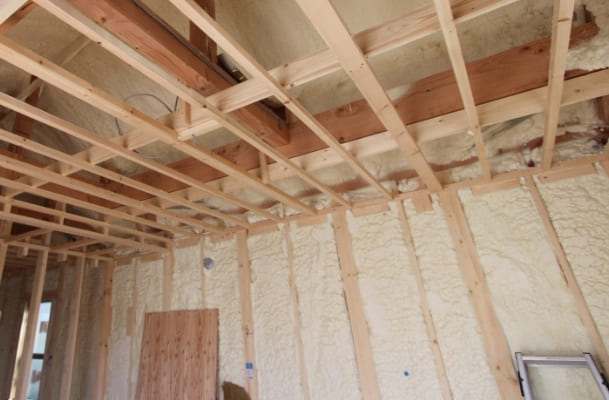 ウィズホーム 福岡 吹付断熱説明写真